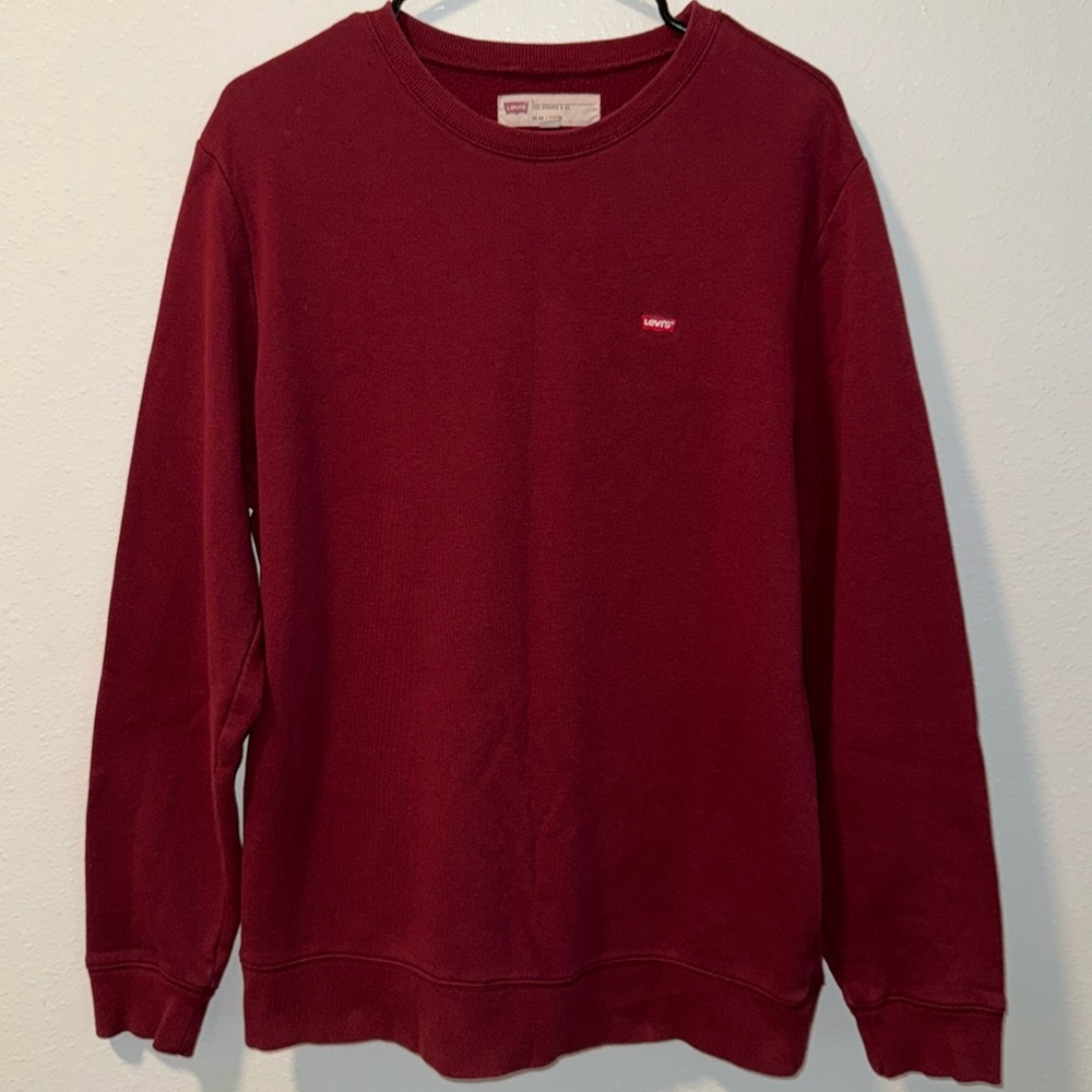**DONATING** Levi’s Crewneck Sweatshirt